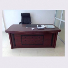 Bàn giám đốc Hòa Phát mới 90%