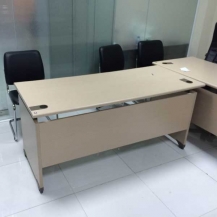 Bàn làm việc Fami mới 99%