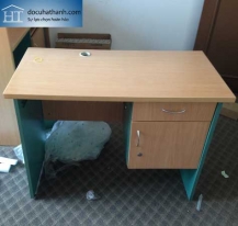 Bàn nhân viên Hòa Phát