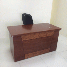 Bàn trưởng phòng Hoà Phát mới 90%