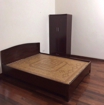 Giường gỗ nghiến nguyên khối kt 160x200cm