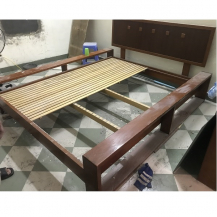 Giường gỗ xoan đào dùng đệm dày kt 160x200